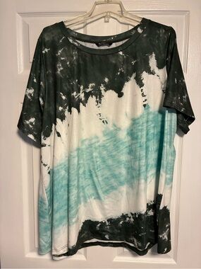 BloomChic Black, White & Teal Tie-Dye Short Sleeve Tee
